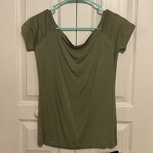 (2) NWT Fuinloth Women’s Shirts – Size Medium